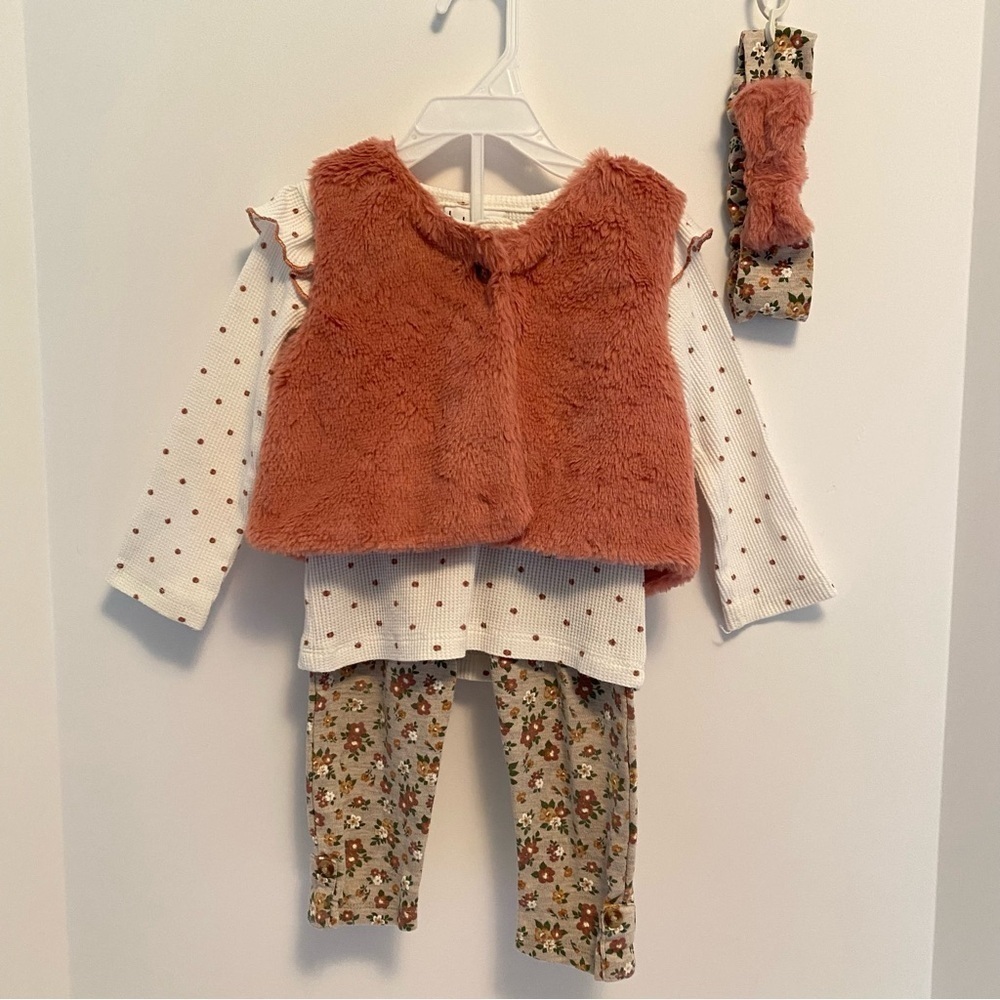 Nicole Miller Baby Girls Faux Fur Vest/ Top/ Pants/ Headband 4 Pieces 18 Months